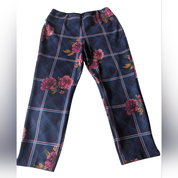 Two Piece Floral Plaid Suit - Picture 4 of 9